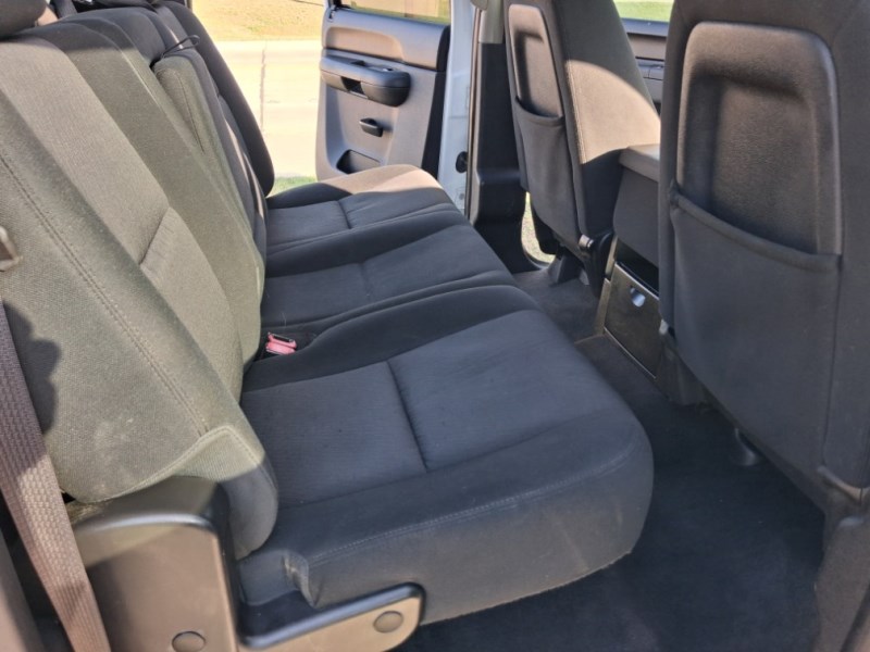 Additional photo of vehicle.