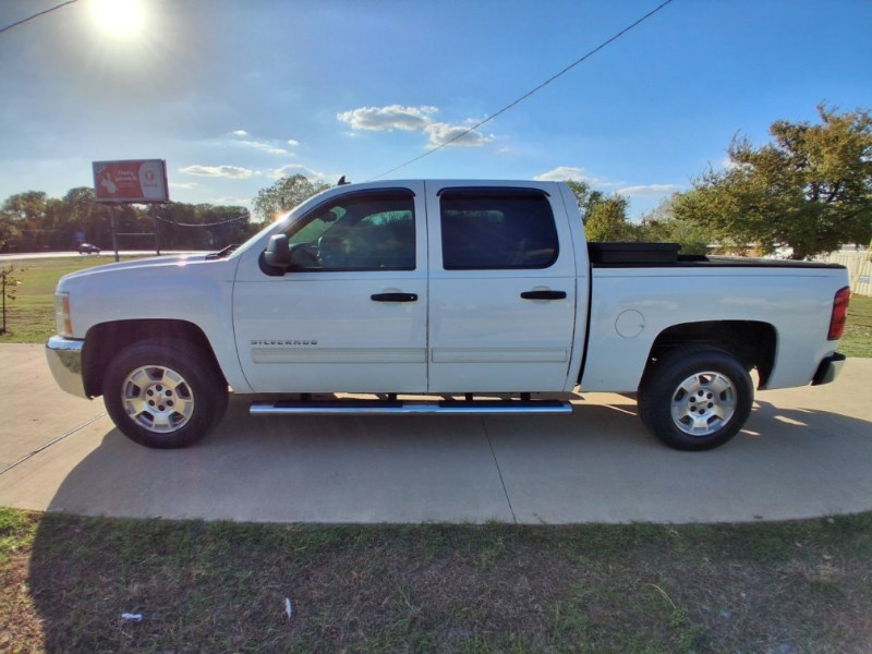 Additional photo of vehicle.