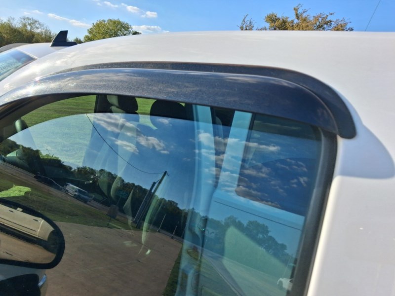 Additional photo of vehicle.