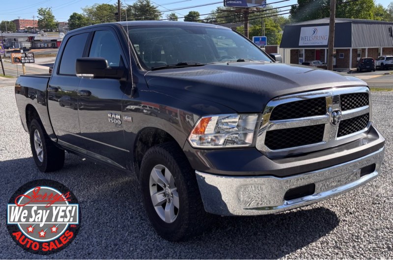 2019 RAM 1500 Classic SLT 4x4 Crew Cab 5'7's photo