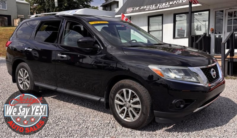 2014 Nissan Pathfinder SV 2WD's photo
