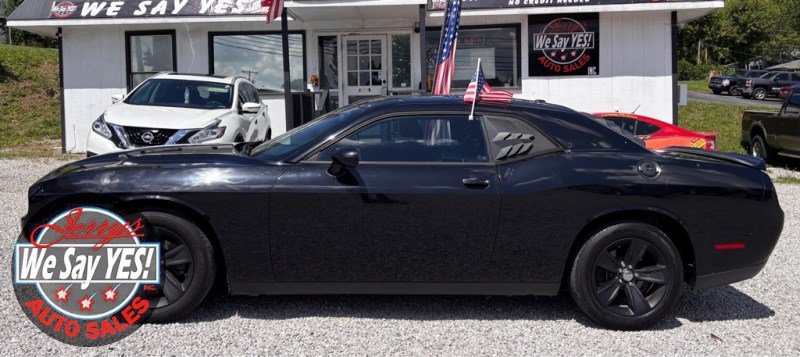2015 Dodge Challenger SXT's photo