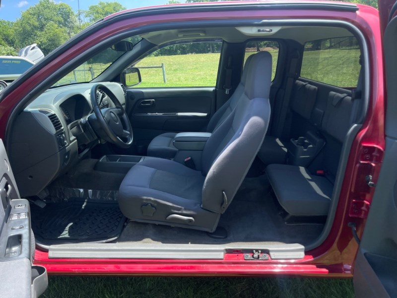 Additional photo of vehicle.