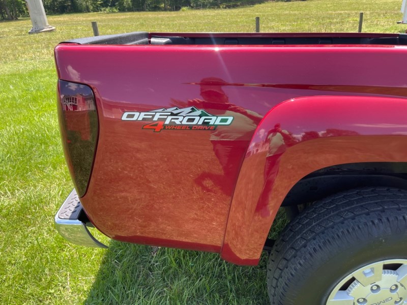Additional photo of vehicle.