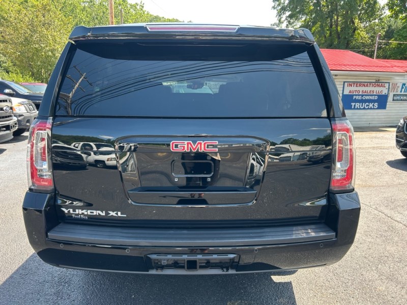 Additional photo of vehicle.