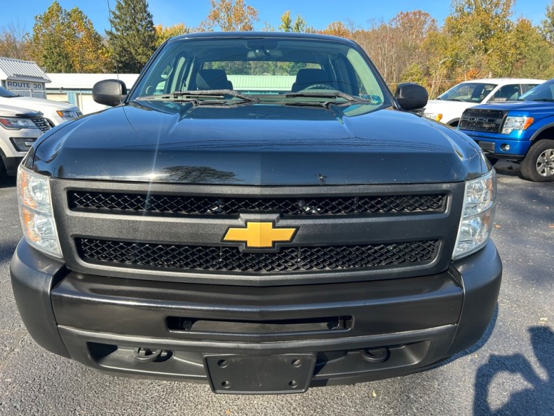 Additional photo of vehicle.