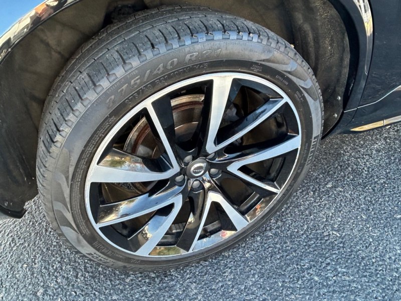 Additional photo of vehicle.