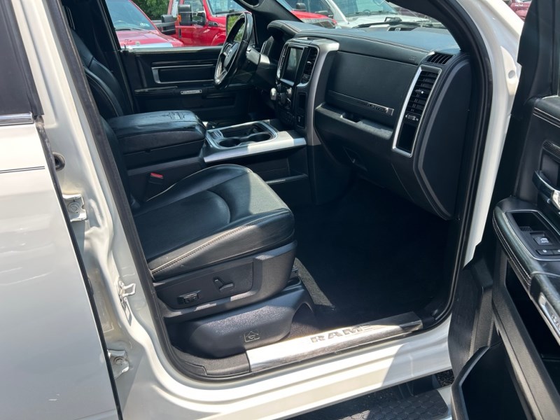 Additional photo of vehicle.