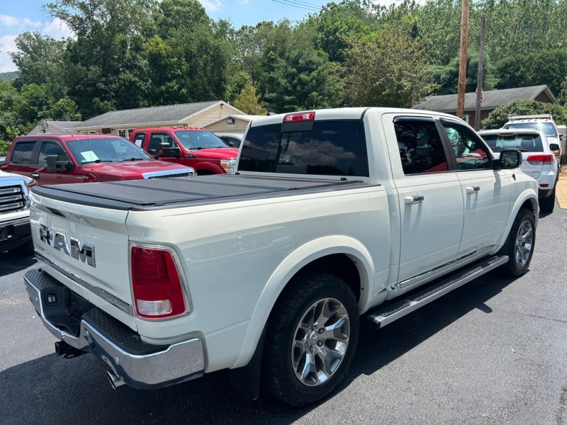 Additional photo of vehicle.