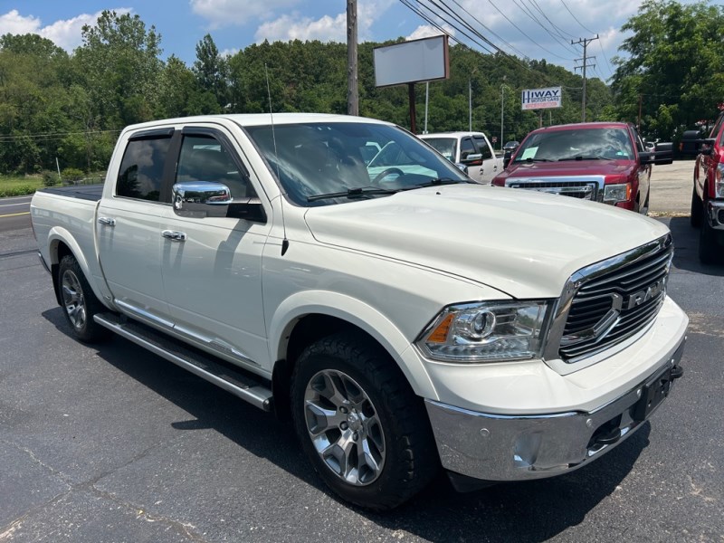 Additional photo of vehicle.