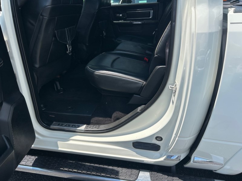 Additional photo of vehicle.