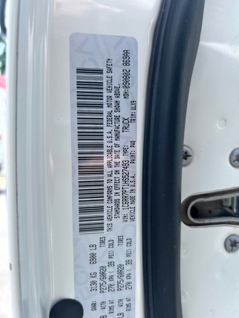 Additional photo of vehicle.