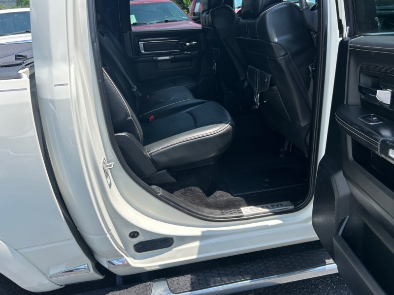 Additional photo of vehicle.