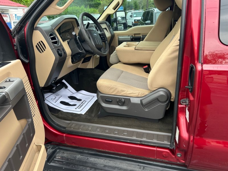 Additional photo of vehicle.
