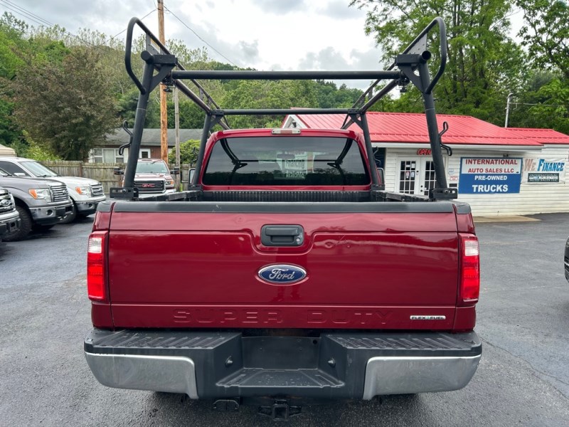 Additional photo of vehicle.