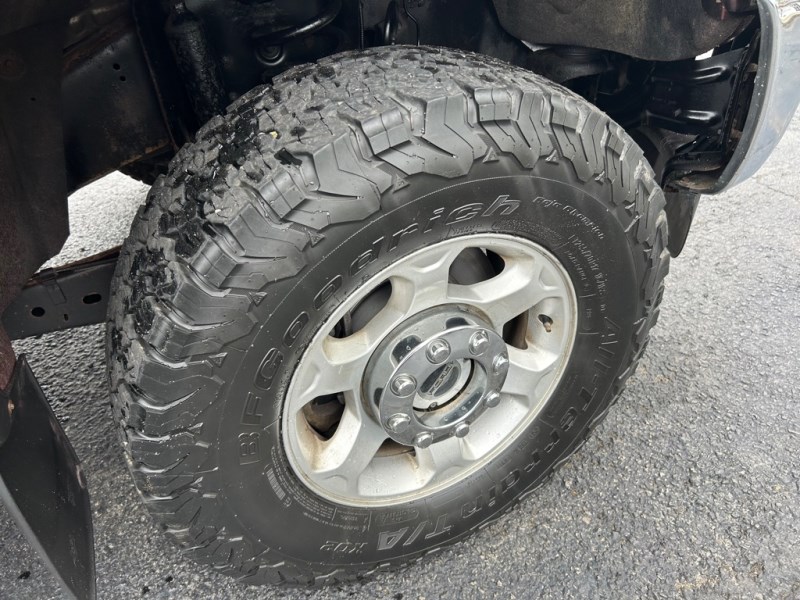 Additional photo of vehicle.