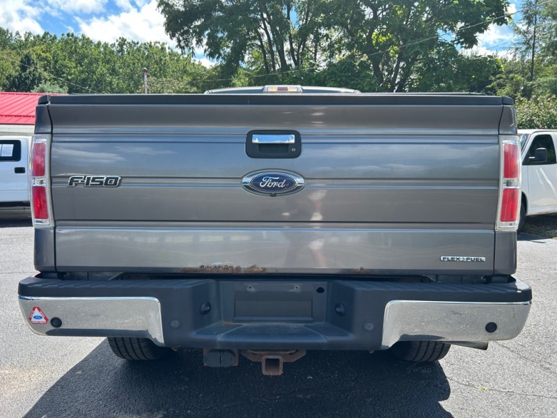 Additional photo of vehicle.