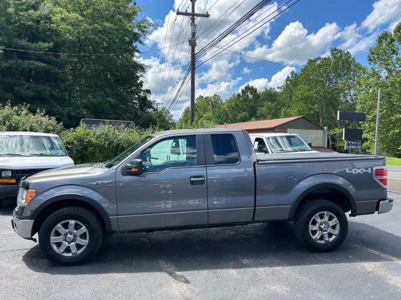 Additional photo of vehicle.
