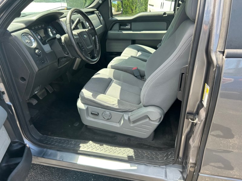 Additional photo of vehicle.