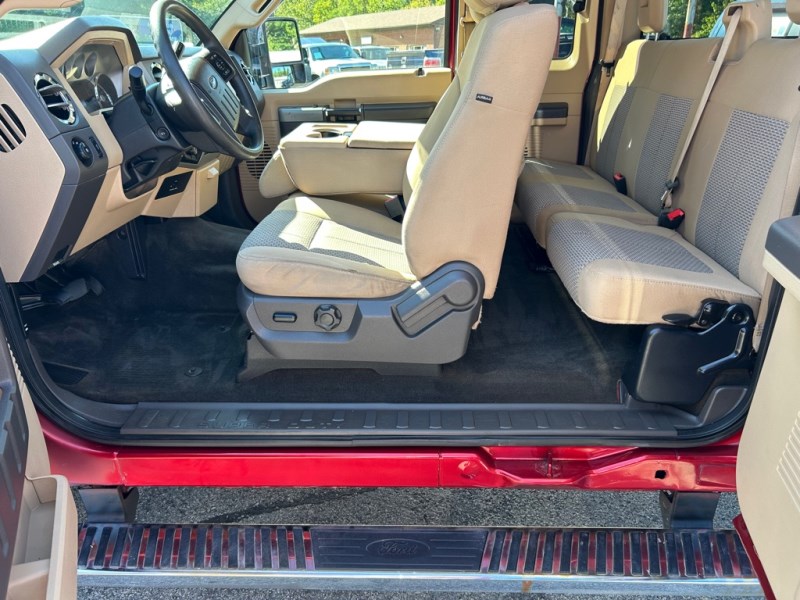 Additional photo of vehicle.