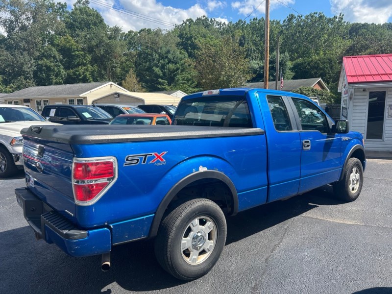 Additional photo of vehicle.