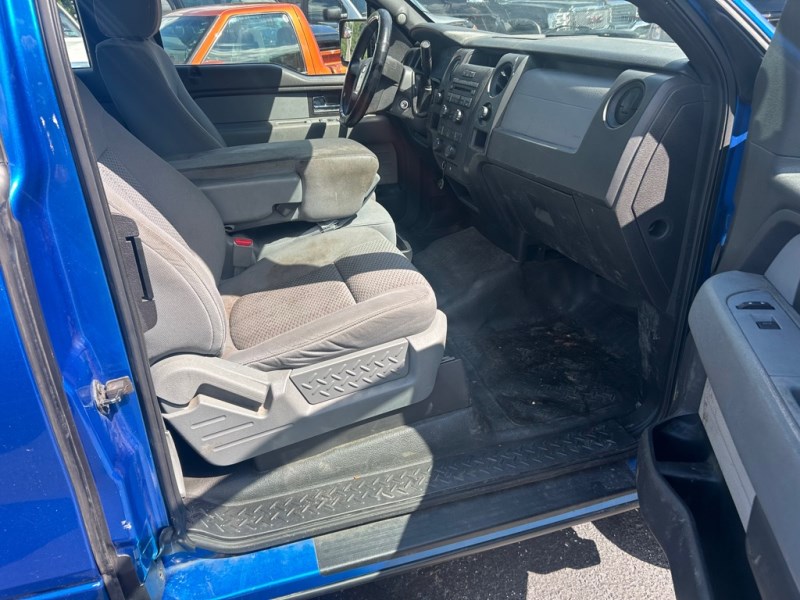 Additional photo of vehicle.