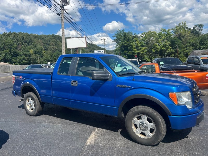 Additional photo of vehicle.