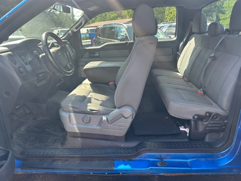 Additional photo of vehicle.
