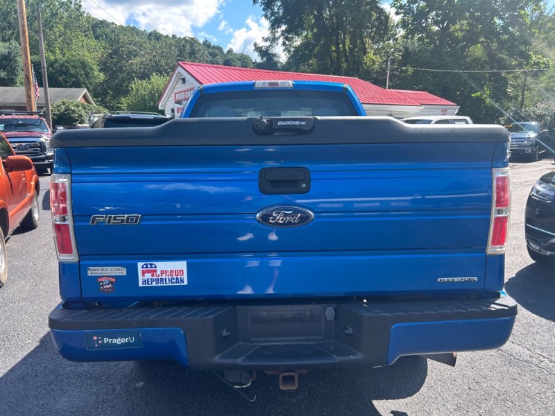 Additional photo of vehicle.