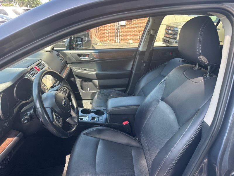 Additional photo of vehicle.