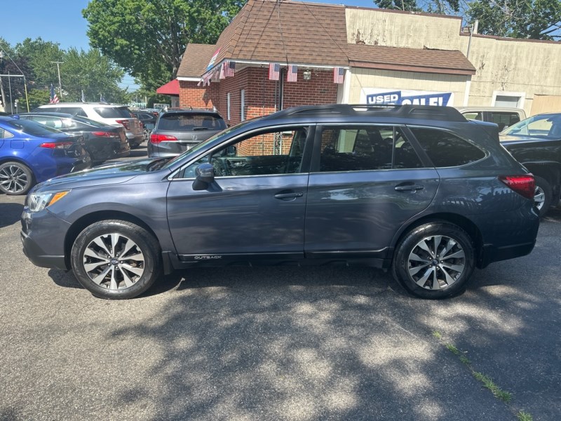 Additional photo of vehicle.