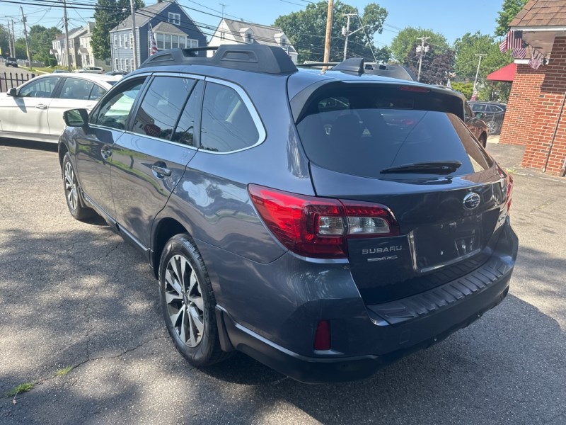 Additional photo of vehicle.