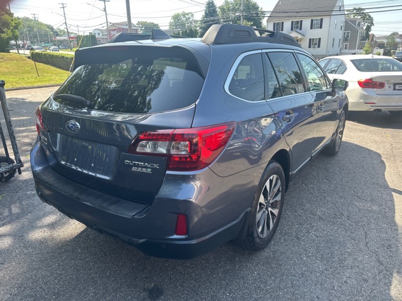 Additional photo of vehicle.