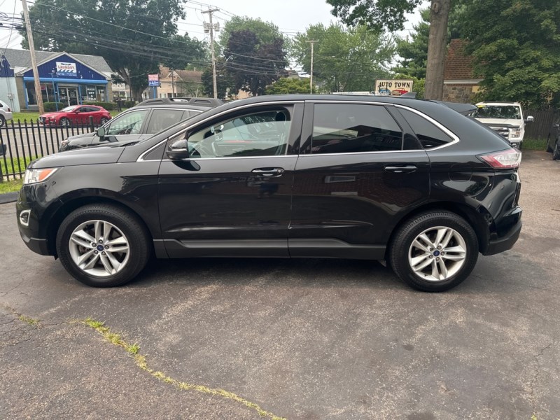 Additional photo of vehicle.