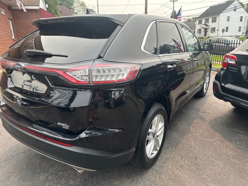 Additional photo of vehicle.