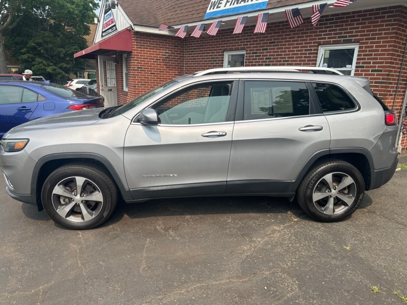 Additional photo of vehicle.