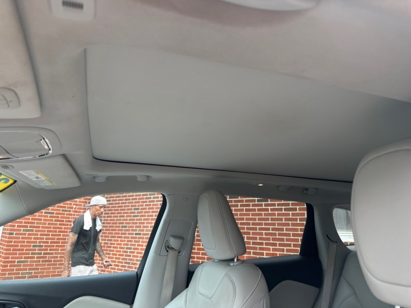 Additional photo of vehicle.