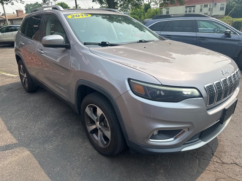 Additional photo of vehicle.