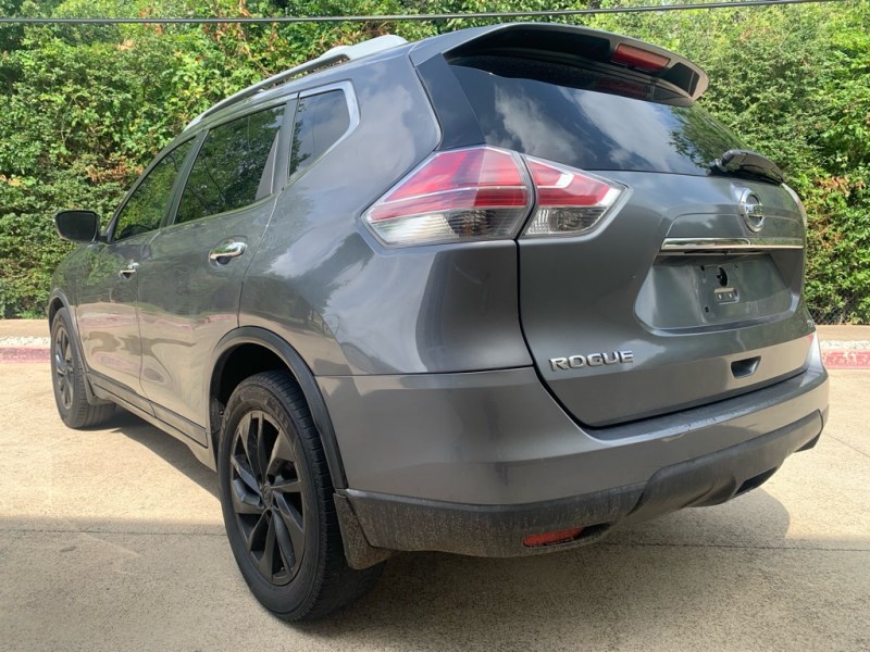Additional photo of vehicle.