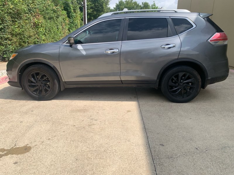 Additional photo of vehicle.