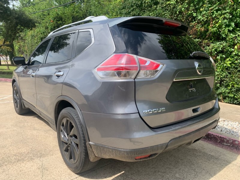 Additional photo of vehicle.