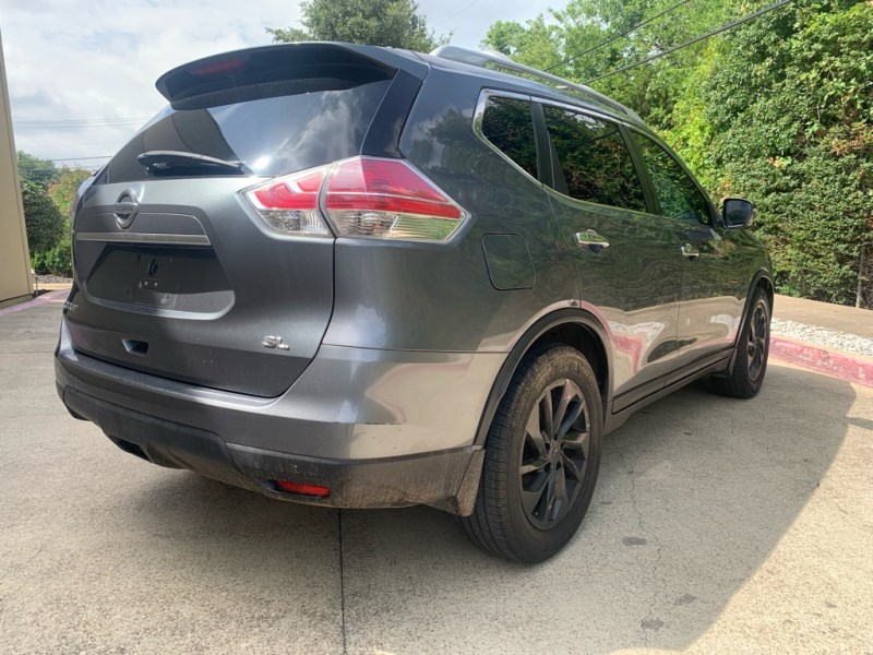 Additional photo of vehicle.