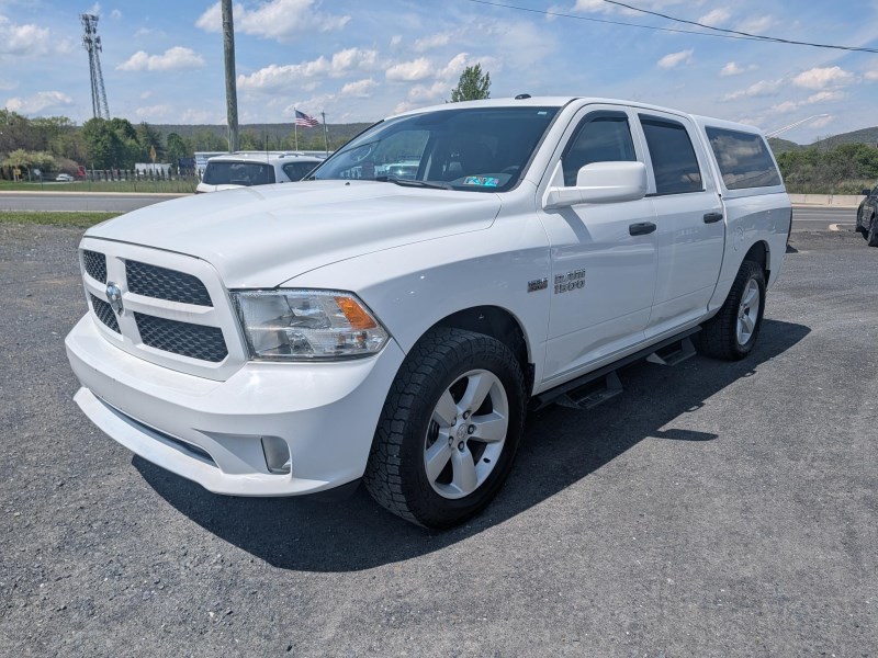2015 RAM 1500 Express 4x4 Crew Cab's photo