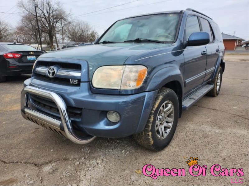 2005 Toyota Sequoia SR5's photo