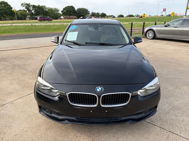 2016 BMW 3 Series 320i Sedan's photo