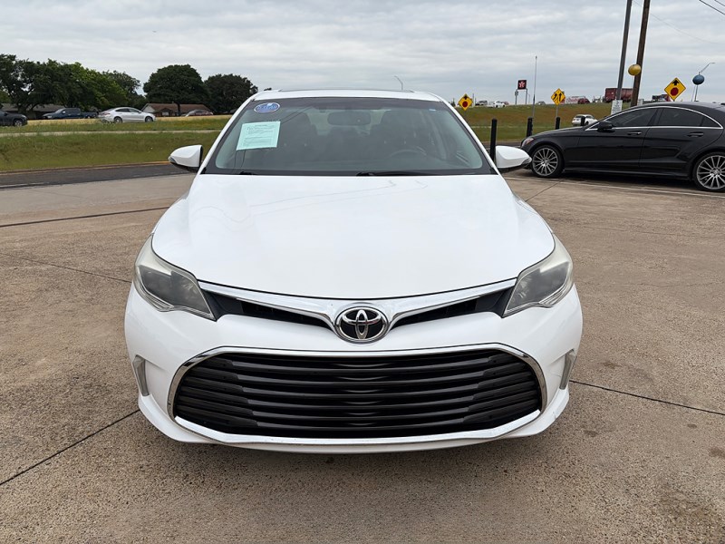2016 Toyota Avalon XLE Premium Hybrid's photo