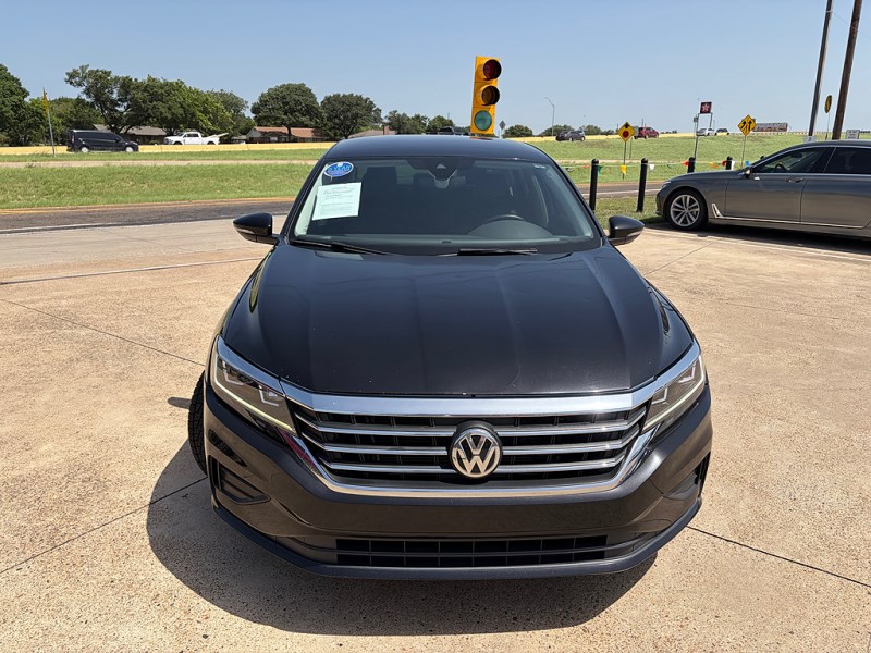 2020 Volkswagen Passat 2.0T SE Auto's photo
