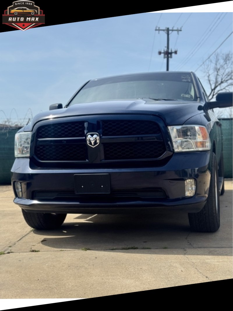 2015 RAM 1500 Express 4x4 Crew Cab's photo
