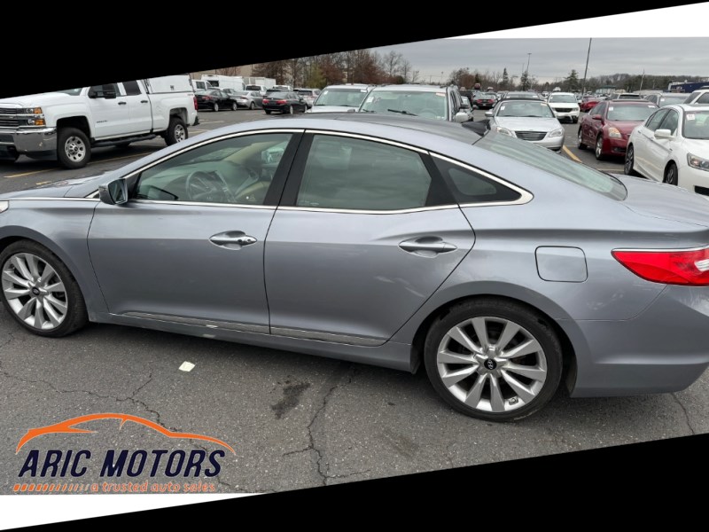 2016 Hyundai Azera Limited's photo