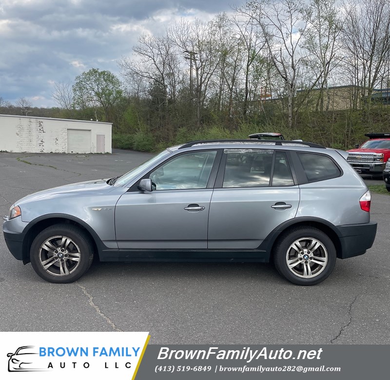 Additional photo of vehicle.